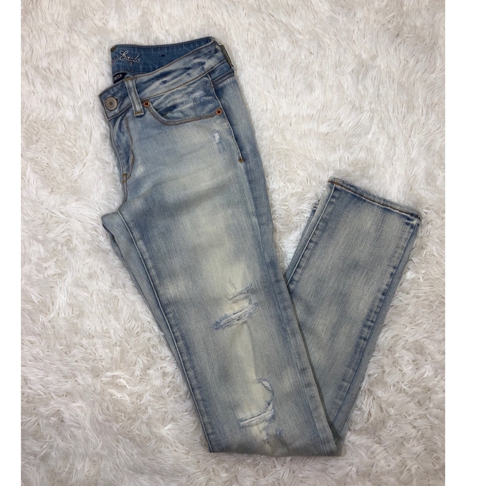 Women's American Eagle Distressed Jeans
